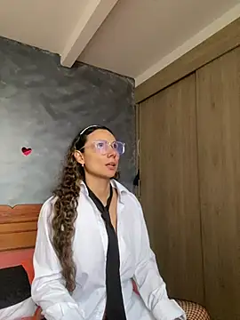 MafeeRoss online show from March 4, 2026, 7:10 pm