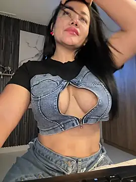 Snapshot of Abril10_ chatting on February 25, 2026, 3:23 pm Abril10 online show from February 25, 2026, 3:23 pm