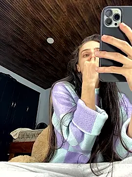 Snapshot of Priscilla_cash chatting on December 4, 2024, 3:42 am Priscilla cash online show from December 4, 2024, 3:42 am