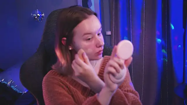 AdeleLoomis online show from October 18, 2025, 2:13 am