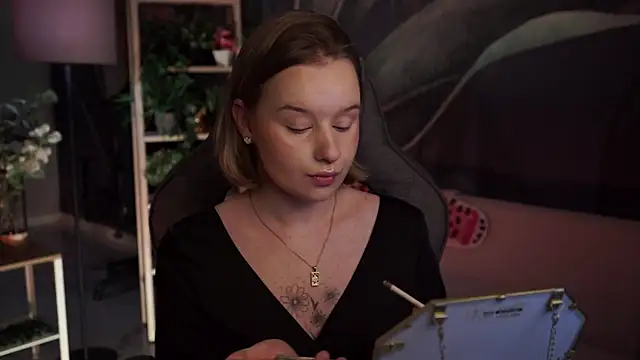 AdeleLoomis online show from November 15, 2025, 2:15 am