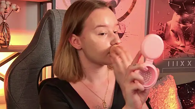 AdeleLoomis online show from October 25, 2025, 2:22 am