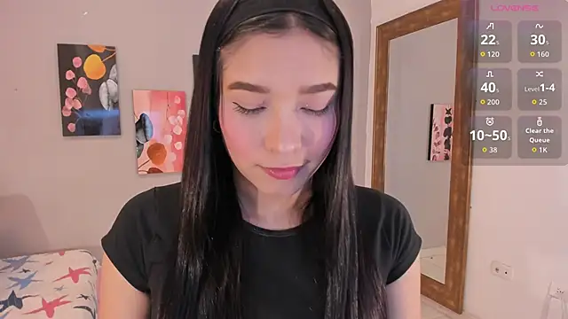 Snapshot of Maia_W10 chatting on February 7, 2026, 12:24 pm Maia W10 online show from February 7, 2026, 12:24 pm