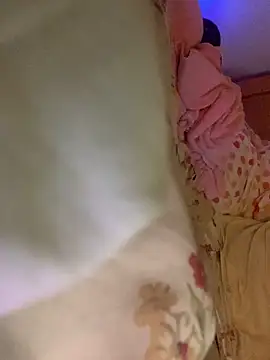 kioluy online show from April 12, 2026, 2:15 am