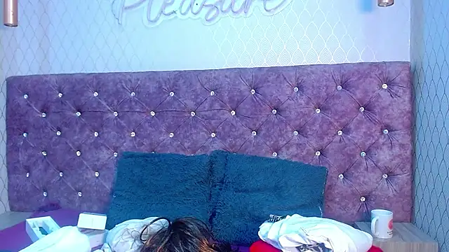 VALENTINA3x online show from November 16, 2025, 3:44 am