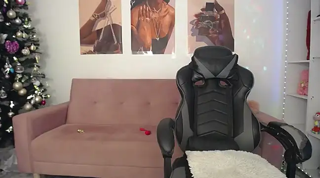 Snapshot of catalinapalencia chatting on December 4, 2024, 6:33 pm catalinapalencia online show from December 4, 2024, 6:33 pm