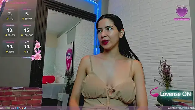Snapshot of sweetieandjuicyy chatting on February 17, 2025, 2:28 pm sweetieandjuicyy online show from February 17, 2025, 2:28 pm