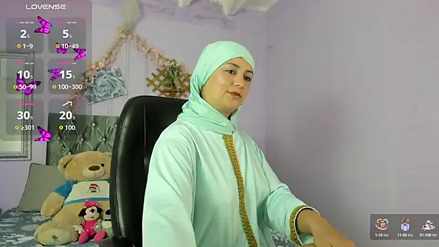 Snapshot of BadraSaadi chatting on September 22, 2025, 8:15 pm BadraSaadi online show from September 22, 2025, 8:15 pm