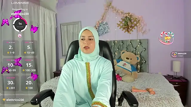 Snapshot of BadraSaadi chatting on September 9, 2025, 8:07 pm BadraSaadi online show from September 9, 2025, 8:07 pm