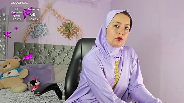 Snapshot of BadraSaadi chatting on September 12, 2025, 12:16 pm BadraSaadi online show from September 12, 2025, 12:16 pm