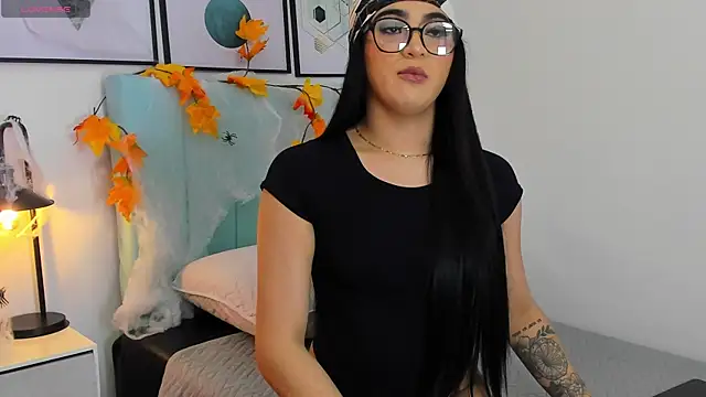 MiissIvy online show from October 27, 2025, 12:06 pm
