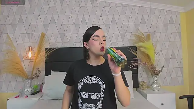 JustinePerry online show from February 5, 2026, 3:24 am