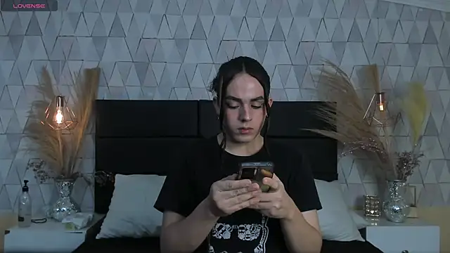 JustinePerry online show from March 29, 2026, 4:03 am