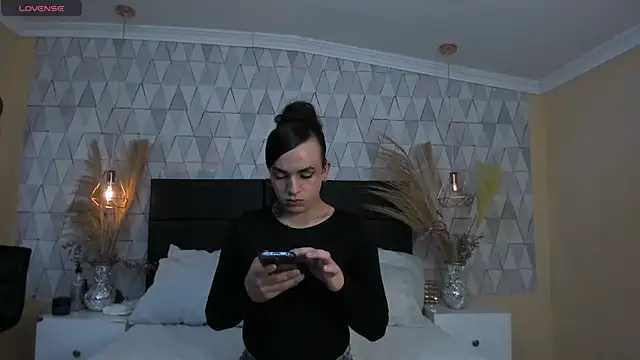 JustinePerry online show from March 31, 2026, 4:14 am