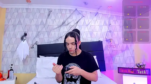 JustinePerry online show from November 2, 2025, 3:44 am