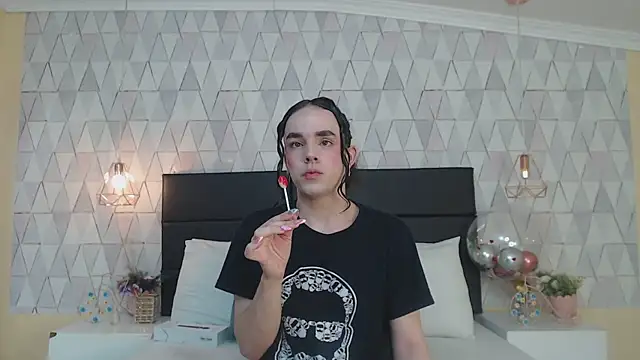 JustinePerry online show from September 23, 2025, 3:35 am