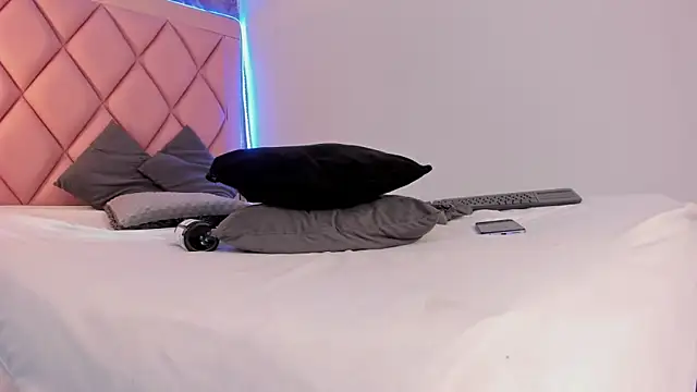 megan 100 online show from March 5, 2025, 1:21 am