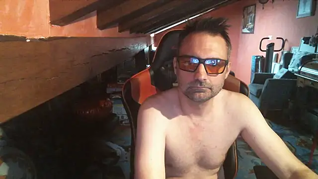 Snapshot of 6996horus chatting on November 6, 2025, 8:40 am 6996horus online show from November 6, 2025, 8:40 am