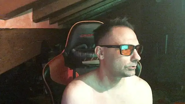 Snapshot of 6996horus chatting on October 9, 2025, 1:50 am 6996horus online show from October 9, 2025, 1:50 am