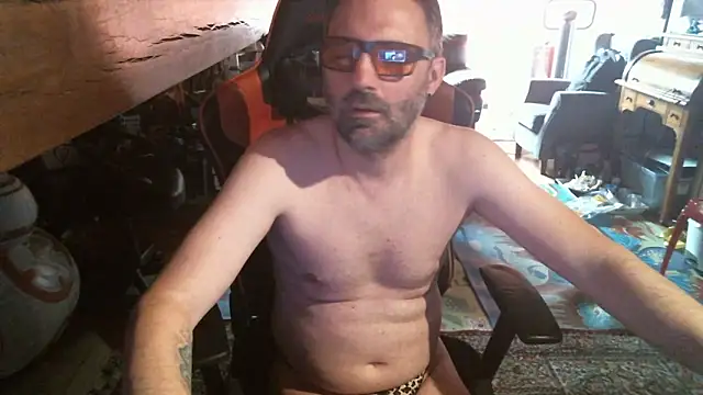 Snapshot of 6996horus chatting on September 18, 2025, 4:21 pm 6996horus online show from September 18, 2025, 4:21 pm