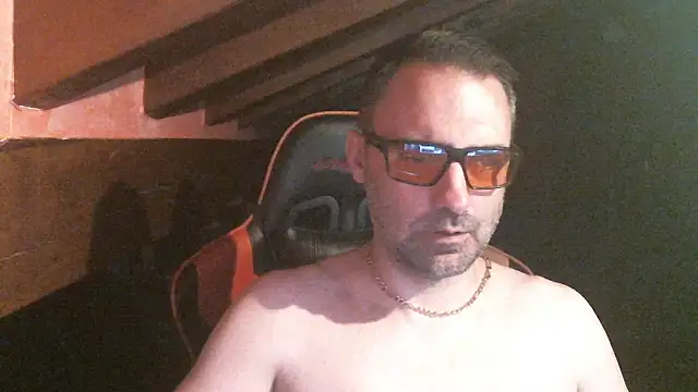 Snapshot of 6996horus chatting on October 24, 2025, 2:10 am 6996horus online show from October 24, 2025, 2:10 am