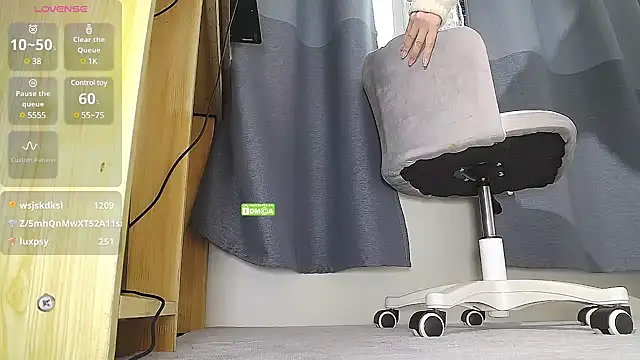 CN-Doudou online show from March 18, 2025, 6:39 am