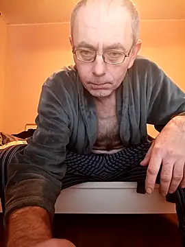 BesterJunge45 online show from November 23, 2025, 7:29 am