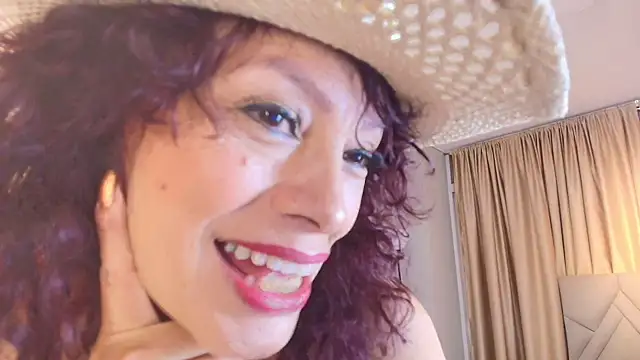 Kasandra Gomez online show from May 31, 2026, 12:33 pm