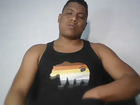 Snapshot of latinblack01 chatting on October 25, 2025, 6:34 am latinblack01 online show from October 25, 2025, 6:34 am