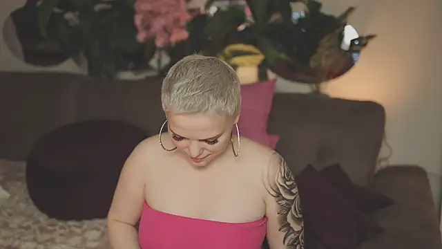 LikaBerry1 online show from October 20, 2025, 2:35 am