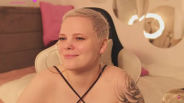 LikaBerry1 online show from March 7, 2026, 1:05 pm