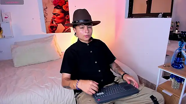 ZuryRamirez  online show from June 16, 2026, 4:56 am
