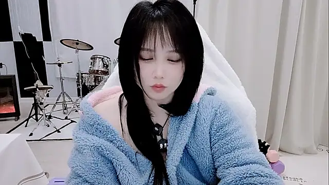 Vaness-a online show from April 8, 2026, 5:36 pm