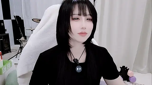 Vaness-a online show from May 17, 2026, 12:49 pm