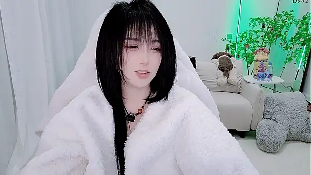 Snapshot of Vaness-a chatting on February 18, 2026, 5:20 pm Vaness-a online show from February 18, 2026, 5:20 pm