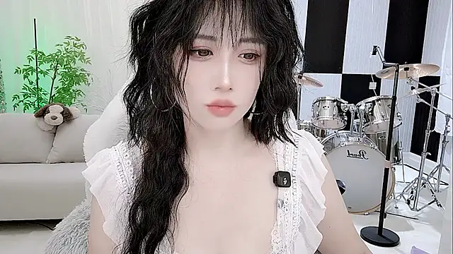 Vaness-a online show from October 15, 2025, 11:02 pm