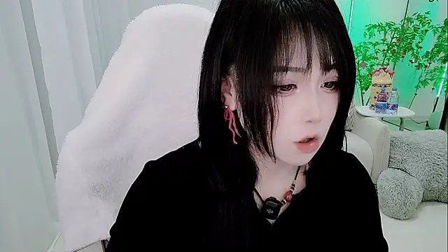 Snapshot of Vaness-a chatting on February 9, 2026, 10:46 am Vaness-a online show from February 9, 2026, 10:46 am