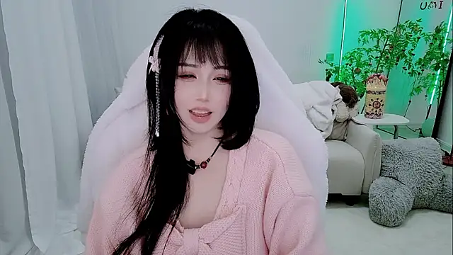 Snapshot of Vaness-a chatting on February 4, 2026, 2:12 pm Vaness-a online show from February 4, 2026, 2:12 pm