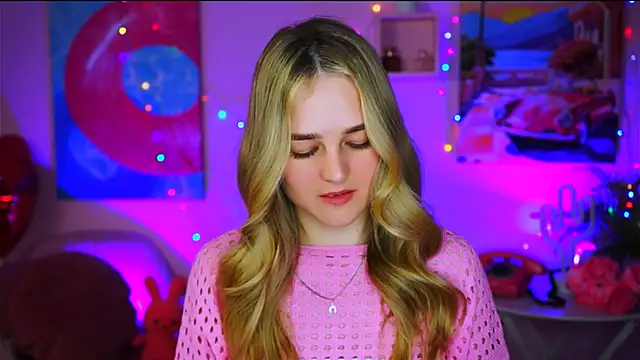 DeboraLarson online show from March 18, 2025, 3:56 am