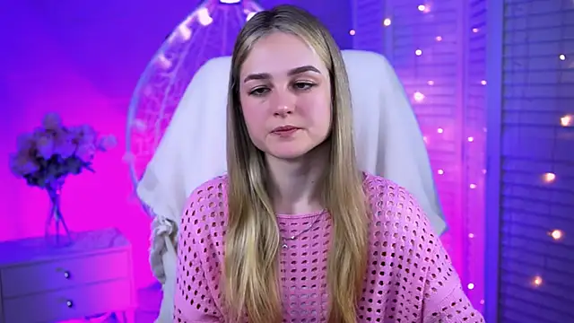 DeboraLarson online show from March 19, 2025, 4:14 am