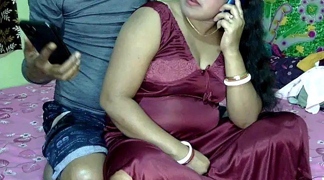 Snapshot of Couple_For_You18 chatting on February 5, 2025, 4:14 pm Couple For You18 online show from February 5, 2025, 4:14 pm