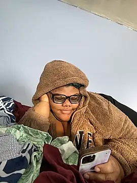 dondivax3 online show from February 24, 2025, 8:47 pm