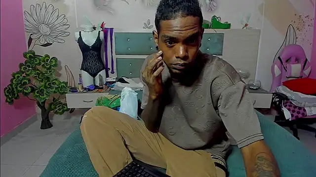 Snapshot of bigblackhotx1 chatting on February 5, 2026, 12:56 pm bigblackhotx1 online show from February 5, 2026, 12:56 pm