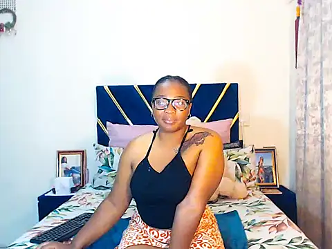 Snapshot of veronica1xxx chatting on March 2, 2026, 11:33 pm veronica1xxx online show from March 2, 2026, 11:33 pm