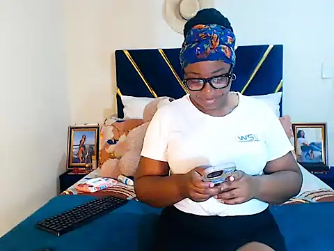 Snapshot of veronica1xxx chatting on February 6, 2026, 8:16 pm veronica1xxx online show from February 6, 2026, 8:16 pm