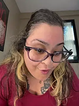 tillymarie34 online show from July 13, 2026, 11:48 pm