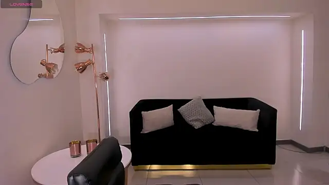 StacyWoods online show from March 25, 2026, 11:42 am