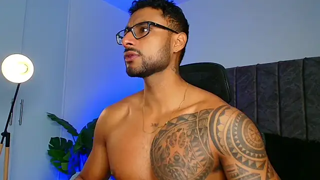 LiamGarcia1 online show from October 19, 2025, 1:25 pm