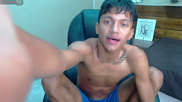 loistwink  online show from November 15, 2025, 5:50 pm