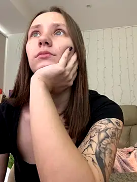 Snapshot of HotCaramellsTV chatting on September 17, 2025, 8:49 am HotCaramellsTV online show from September 17, 2025, 8:49 am